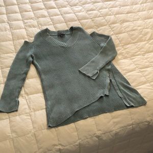 ROCK & REPUBLIC cold shoulder distressed pullover